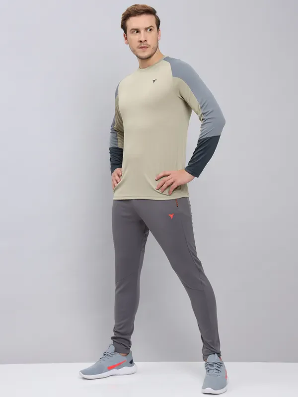 Thumb 4