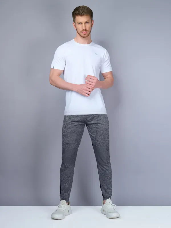 Thumb 4